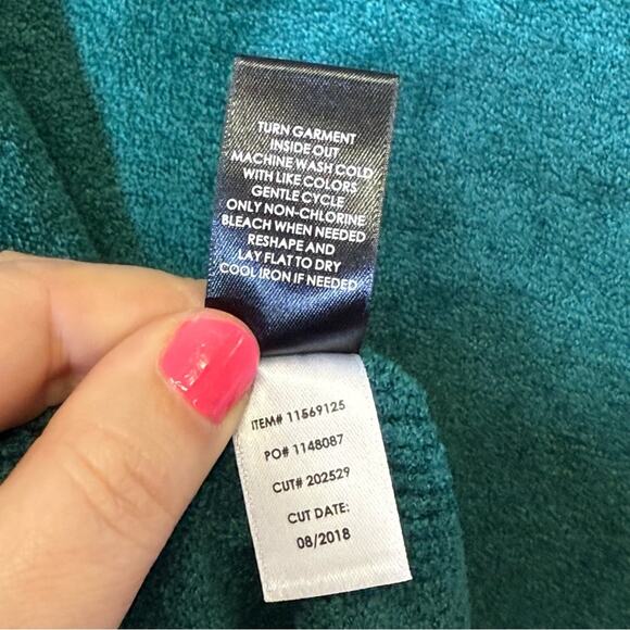 Torrid Green Cut Out Strappy V Back Soft Knit Sweater. Size 00(M/L) - Picture 6 of 6